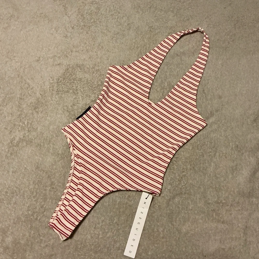 Striped Red and White Halter Top Bodysuit Missguided - Picture 6 of 7